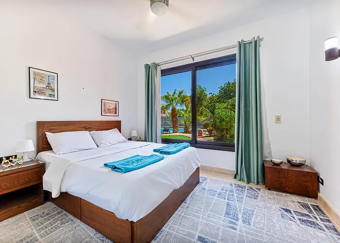 Beautiful With Terrace To The Pool